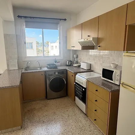 Riana Latchi * Polis